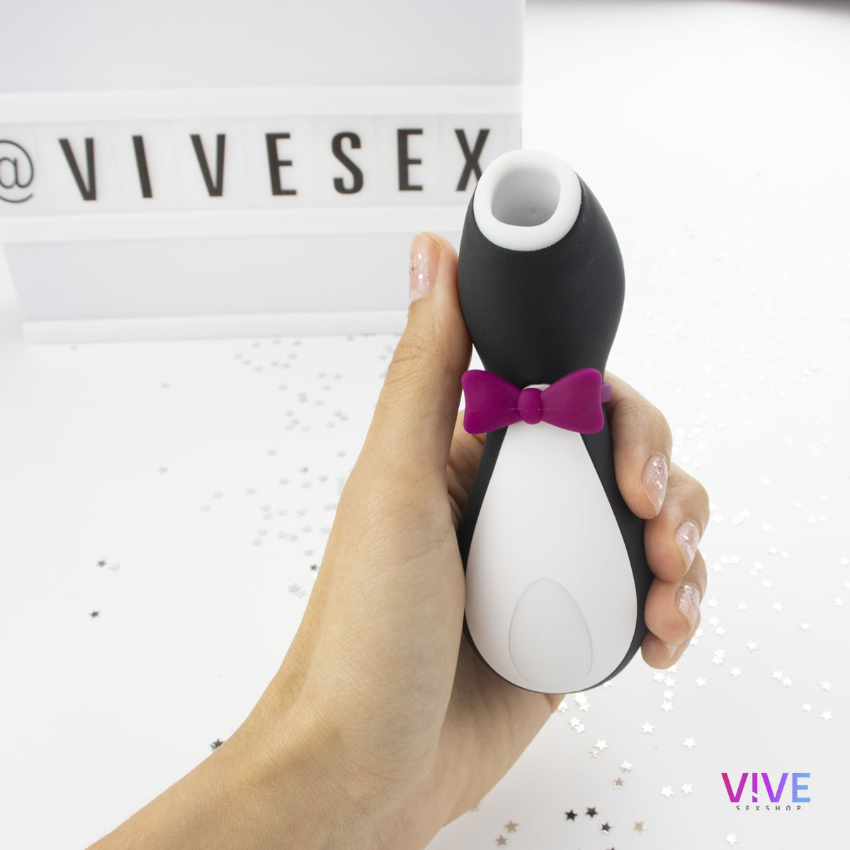 satisfyer-penguin-potente-succionador-clitoris-diseno-bonito-2.jpg