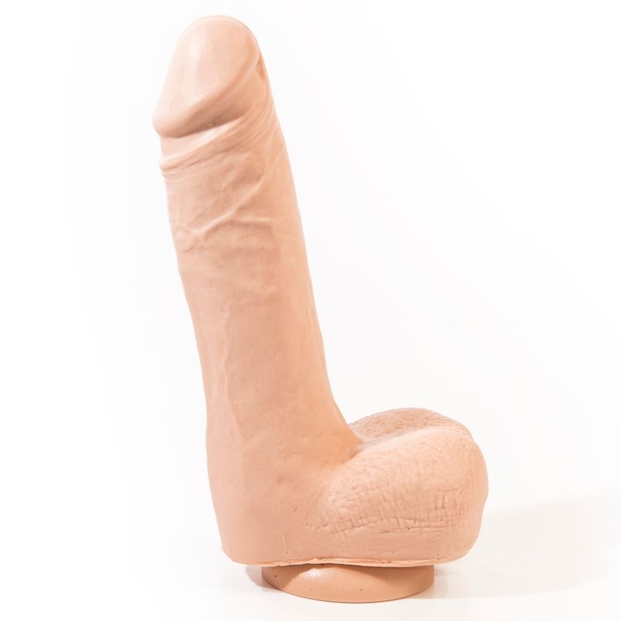 ANTON REALISTIC DILDO FLESH 21,5 CM