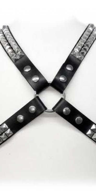 PYRAMID STUD HARNESS Conjunto de lencería erótica sensual y elegante